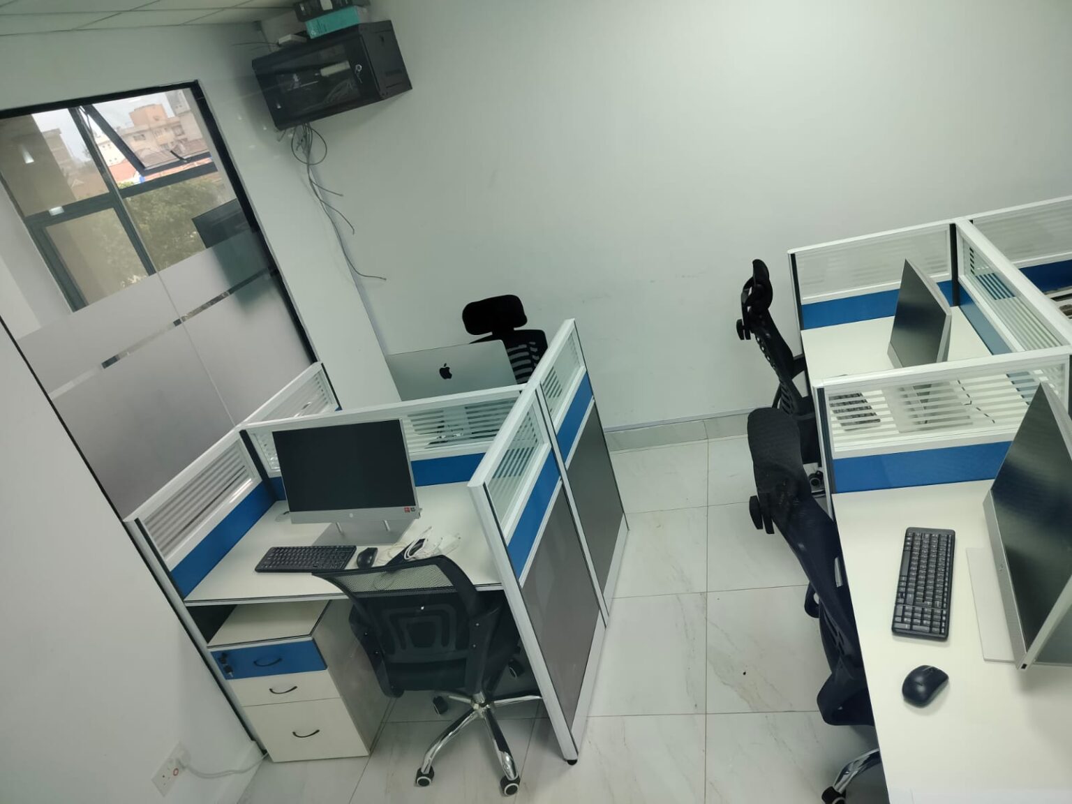 2 Way modular office workstation - Lokoo