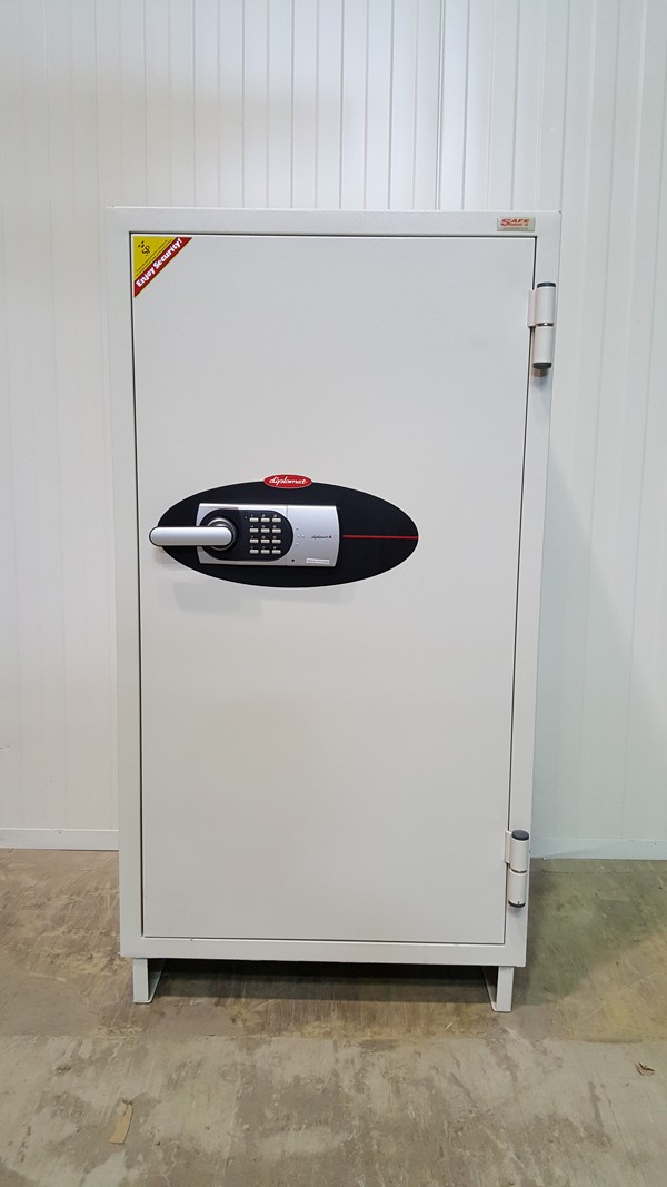 fireproof safe, fire resistant safe, waterproof fire safe, home fire safe, office fire safe, security safe, digital safe, electronic safe, key lock safe, combination lock safe, biometric safe, fingerprint safe, steel safe, heavy duty safe, high security safe, portable fire safe, small fire safe, large fire safe, compact fire safe, wall safe, floor safe, cabinet safe, document safe, gun safe, jewelry safe, cash safe, valuables safe, confidential safe, private safe, personal safe, household safe, commercial safe, business safe, fireproof document safe, fireproof cash safe, fireproof jewelry safe, fireproof gun safe, waterproof and fireproof safe, dual protection safe, high capacity fire safe, low capacity fire safe, digital lock fire safe, electronic keypad safe, smart safe, WiFi enabled safe, app controlled safe, quick access safe, secure storage safe, tamper proof safe, anti theft safe, anti burglary safe, heavy security safe, reinforced safe, safe with fire rating, 30 minute fire safe, 1 hour fire safe, 2 hour fire safe, fire resistant box, document protection safe, valuables protection safe, secure storage box, portable security safe, safe with handle, safe with wheels, floor mountable safe, wall mountable safe, hidden safe, concealment safe, office security safe, home security safe, luxury safe, premium fire safe, budget fire safe, affordable safe, high quality fire safe, best fire safe, top rated fire safe, trending fire safe, popular fire safe, customer favorite fire safe, must have fire safe, essential fire safe, professional safe, executive safe, corporate safe, desktop safe, cabinet safe, storage safe, multi purpose safe, heavy duty fire safe, compact home safe, small office safe, large office safe, high capacity safe, ultra secure safe, biometric fingerprint safe, digital keypad safe, combination dial safe, secure key lock safe, waterproof fireproof safe, anti fire safe, anti water safe, emergency safe, safe for documents, safe for valuables, safe for cash, safe for jewelry, safe for guns, safe for electronics, safe for passports, safe for certificates, safe for legal documents, safe for business papers, safe for family documents, safe for wedding rings, safe for heirlooms, safe for collectibles, safe for bonds, safe for money, safe for important files, safe for credit cards, safe for passports and IDs, fireproof storage box, portable security box, emergency cash safe, fireproof file cabinet, fireproof box for home, office safe storage, anti fire box, waterproof and fireproof box, secure home safe, secure office safe, anti theft home safe, tamper proof home safe, safe with reinforced steel, safe with strong lock, safe with advanced security, high strength safe, fireproof and waterproof safe, safe with key backup, safe with dual lock, safe with master key, hidden wall safe, hidden floor safe, safe for hotel rooms, safe for apartments, safe for villas, safe for offices, safe for commercial spaces, safe for banks, safe for retail, safe for schools, safe for hospitals, safe for clinics, safe for institutions, safe for libraries, fireproof gun storage, gun cabinet fireproof, safe for firearms, firearm security safe, heavy duty gun safe, compact gun safe, biometric gun safe, electronic gun safe, digital gun safe, fire resistant gun safe, water resistant gun safe, safe for cash storage, secure cash box, business cash safe, small cash safe, large cash safe, safe for jewelry storage, jewelry box safe, secure jewelry cabinet, high security jewelry safe, compact jewelry safe, personal jewelry safe, safe for watches, rings, necklaces, bracelets, precious metals safe, gold safe, silver safe, collectible coins safe, antique coins safe, luxury fireproof safe, premium home safe, professional office safe, executive document safe, fireproof document box, safe for papers, safe for contracts, safe for insurance documents, safe for deeds, safe for property papers, safe for stock certificates, safe for legal contracts, safe for confidential records, safe for sensitive files, safe for digital media, safe for USB drives, safe for external hard drives, fireproof media safe, waterproof media safe, digital storage safe, office organization safe, workplace security safe, cabinet style safe, floor standing safe, under desk safe, wall mounted safe, hidden storage safe, furniture safe, anti burglary safe, safe with alarm, safe with alert system, smart security safe, app monitored safe, remote access safe, keyless entry safe, combination safe, multi lock safe, dual security safe, tamper resistant safe, theft proof safe, reinforced steel safe, anti drill safe, anti pry safe, fireproof locker, waterproof locker safe, home security box, office storage safe, compact storage safe, emergency preparedness safe, disaster safe, safety box, secure storage solution, emergency document safe, portable fire safe, lightweight safe, heavy duty fire box, compact firebox, large firebox safe, small file safe, medium fire safe, high capacity document safe, top security safe, advanced locking safe, electronic locking safe, biometric fingerprint lock safe, combination dial locking safe, key access safe, safe for valuables, safe for electronics, laptop safe, tablet safe, hard drive safe, memory safe, safe with interior shelves, safe with interior compartments, safe with removable shelves, safe with adjustable compartments, safe with fireproof lining, safe with insulated walls, heat resistant safe, safe for sensitive items, safe with reinforced door, safe with secure hinges, safe with reinforced corners, cabinet style fire safe, modern fire safe, minimalist fire safe, contemporary fire safe, sleek fire safe, stylish safe, designer fire safe, luxury home safe, premium office safe, elite fireproof safe, trusted brand safe, verified quality safe, certified fireproof safe, tested safe, safety approved safe, ISO certified safe, UL rated fire safe, ETL certified safe, CE certified safe, CSA certified safe, OSHA compliant safe, fireproof home safe, fireproof office safe, office organization cabinet, emergency security box, secure valuables cabinet, secure office storage, document protection safe, home protection safe, office protection safe, security cabinet for business, secure storage for documents, secure storage for valuables, portable security safe box, compact fire resistant safe, small portable fireproof safe, medium size fire safe, large storage fireproof safe, high capacity safe for files, secure locking system safe, digital security safe, advanced digital lock safe, smart biometric safe, fingerprint recognition safe, keypad entry safe, emergency override safe, anti tamper safe, anti hacking safe, fire and water protection safe, waterproof fireproof security safe, multipurpose security safe, home essential safe, office essential safe, secure valuables storage, safe for home valuables, safe for office valuables, safe for digital storage, safe for personal belongings, safe for confidential documents, secure storage for jewelry, secure storage for cash, safe for financial documents, safe for passports and IDs, secure key storage, secure password storage safe, emergency preparedness storage, disaster protection safe, protective home safe, protective office safe, anti theft storage safe, tamper proof cabinet safe, lockable fireproof cabinet, key access security safe, combination access safe, biometric access safe, high strength fire safe, steel reinforced fire safe, anti break-in safe, anti pry fire safe, anti drill fire safe, ultra durable fire safe, long lasting fire safe, compact home safe, small office safe, large office safe, digital fire safe, smart home fire safe, office security solution, professional secure safe, corporate fire safe, business essential safe, office document protection, confidential document storage, sensitive document safe, secure business storage, secure professional storage, secure personal storage, top rated security safe, highly rated fire safe, best selling fire safe, popular fireproof safe, trending fire safe, customer favorite safe, editor choice safe, staff recommended safe, high demand safe, quality approved fire safe, guaranteed protection safe, safety certified safe, UL listed safe, fire tested safe, water resistant tested safe, extreme heat safe, extreme water safe, best investment fire safe, long term storage safe, essential home safety safe, essential office safety safe, smart security solution, modern fireproof safe, compact and portable safe, emergency ready safe, safety first safe, must have fire safe, home office essential safe, professional office essential safe, secure storage investment, valuable protection safe, peace of mind safe, trusted fire safe brand, top security product, high performance safe, innovative fireproof safe, advanced safety safe, digital era fire safe, future proof fire safe, reliable home safe, reliable office safe, durable security solution, high tech fire safe, protective storage solution, ultimate fire safe, ultimate security safe, premium fire resistant safe, deluxe fireproof safe, elite security fire safe, luxury document safe, luxury valuables safe, professional security safe, office storage innovation, home safety essential, workplace protection safe, safe for valuables and documents, fireproof vault, secure vault, compact vault safe, high security vault safe, tamper resistant vault, safe for home office, safe for business office, fireproof and waterproof vault, cabinet vault safe, emergency vault safe, digital vault safe, biometric vault safe, premium vault safe, security investment safe, top choice fire safe, best rated fire safe, trusted home safe, trusted office safe, certified fireproof safe, official security safe, secure storage box, secure storage cabinet, fireproof storage unit, protective fire cabinet, fire protection safe, emergency document vault, emergency valuables vault, home protection vault, office protection vault, fireproof safety box, personal security safe, professional security safe, modern design fire safe, durable storage safe, steel construction safe, reinforced steel safe, anti break-in vault, tamper proof vault, biometric security vault, electronic locking vault, digital security vault, smart safe solution, innovative home safe, innovative office safe, secure storage solution, fireproof safe 2026, top fireproof safe 2026, trending fireproof safe 2026, must have security safe 2026, best value fire safe 2026, premium fireproof safe 2026, professional office safe 2026, home essential safe 2026, durable high security safe, large capacity fire safe, compact fireproof storage, portable emergency safe, safe for home and office, secure storage for valuables, secure protection safe, certified security safe, trusted fireproof safe, high performance fire safe, fireproof safe in Nairobi, fireproof safe in Mombasa, fireproof safe in Kisumu, fireproof safe in Nakuru, fireproof safe in Eldoret, fireproof safe in Thika, fireproof safe in Malindi, fireproof safe in Kitale, fireproof safe in Garissa, fireproof safe in Nyeri, fireproof safe in Machakos, fireproof safe in Kericho, fireproof safe in Embu, fireproof safe in Meru, fireproof safe in Kakamega, fireproof safe in Lamu, fireproof safe in Naivasha, fireproof safe in Voi, fireproof safe in Bungoma, fireproof safe in Narok, fireproof safe in Kilifi, fireproof safe in Isiolo, fireproof safe in Nanyuki, fireproof safe in Marsabit, fireproof safe in Mumias, fireproof safe in Busia, fireproof safe in Wajir, fireproof safe in Mandera, fireproof safe in Homa Bay, fireproof safe in Bomet, fireproof safe in Siaya, fireproof safe in Murang’a, fireproof safe in Kitui, fireproof safe in Kapenguria, fireproof safe in Taveta, fireproof safe in Kajiado, fireproof safe in Makueni, fireproof safe in Chuka, fireproof safe in Kerugoya, fireproof safe in Diani, fireproof safe in Watamu, fireproof safe in Kikuyu, fireproof safe in Limuru, fireproof safe in Ruiru, fireproof safe in Webuye, fireproof safe in Othaya, fireproof safe in Runyenjes, fireproof safe in Nyahururu, fireproof safe in Gilgil, fireproof safe in Kangundo, fireproof safe in Oyugis, fireproof safe in Kisii, fireproof safe in Vihiga, fireproof safe in Kwale, fireproof safe in Samburu, fireproof safe in Turkana, fireproof safe in Kilgoris, fireproof safe in Sotik, fireproof safe in Malaba, fireproof safe in Luanda, fireproof safe in Maralal, fireproof safe in Siakago, fireproof safe in Kapsabet, fireproof safe in Iten, fireproof safe in Mbale, fireproof safe in Wote, fireproof safe in Hola, fireproof safe in Lodwar, fireproof safe in Rumuruti, fireproof safe in Subukia, fireproof safe in Makindu, fireproof safe in Sultan Hamud, fireproof safe in Litein, fireproof safe in Awendo, fireproof safe in Kehancha, fireproof safe in Rongo, fireproof safe in Kendu Bay, fireproof safe in Ukwala, fireproof safe in Yala, fireproof safe in Port Victoria, fireproof safe in Funyula,