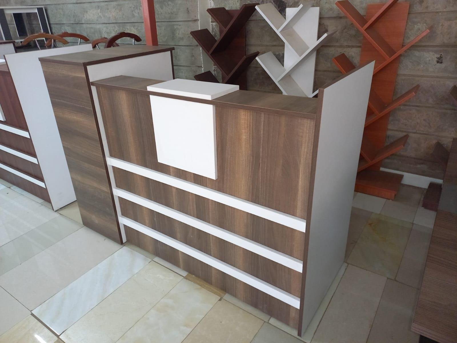 1.8 M Customised Reception Desk - Image 8